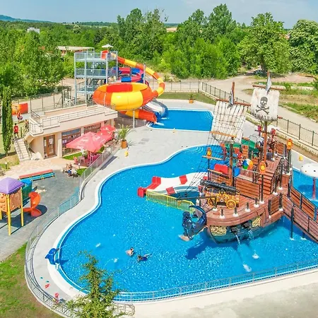 Hermes Club فندق