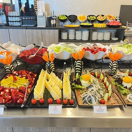 Hermes Club 4* تساريفو