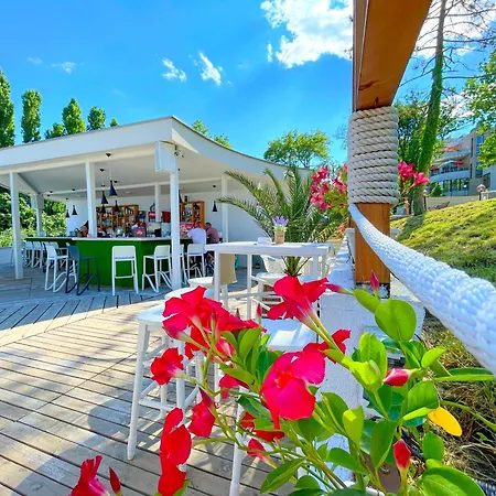Ξενοδοχείο Hermes Club 4*